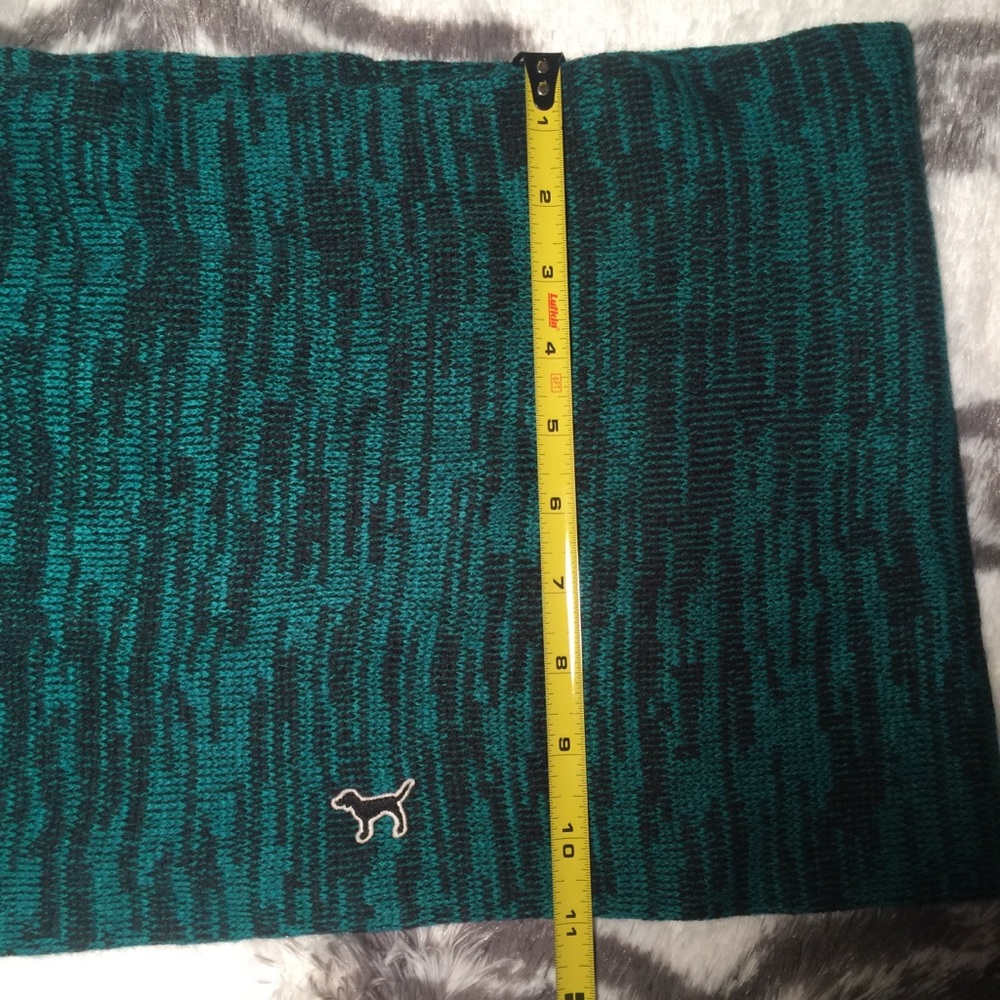 Victoria’s Secret Pink knit infinity scarf - Picture 4 of 5